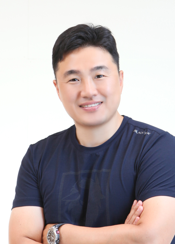 큐레이터