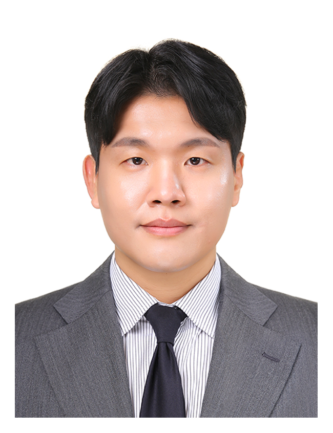 큐레이터